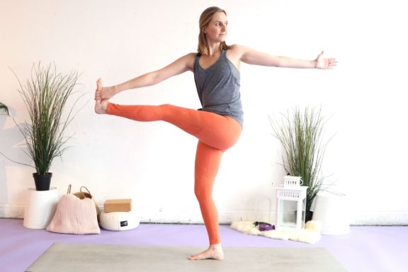 Here are the most popular balancing yoga poses