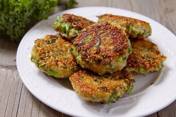 Try these crispy and healthy quinoa-kale fritters